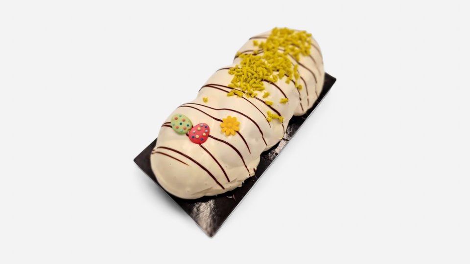 Tsoureki with Bueno Cream